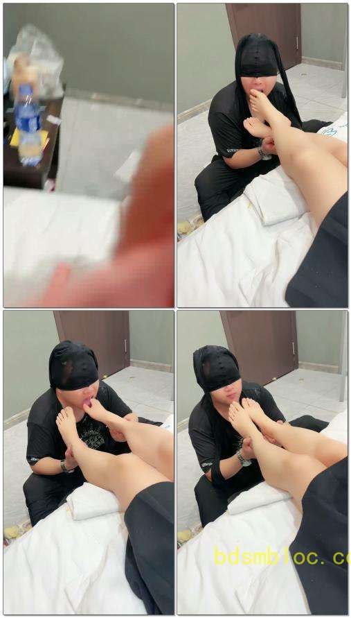 【踩你在脚下】小畜狗伺候主人玉足