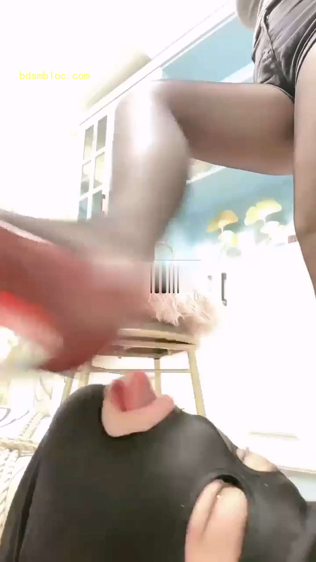 【白桃】独家首发红绿灯一口痰把他吐射了