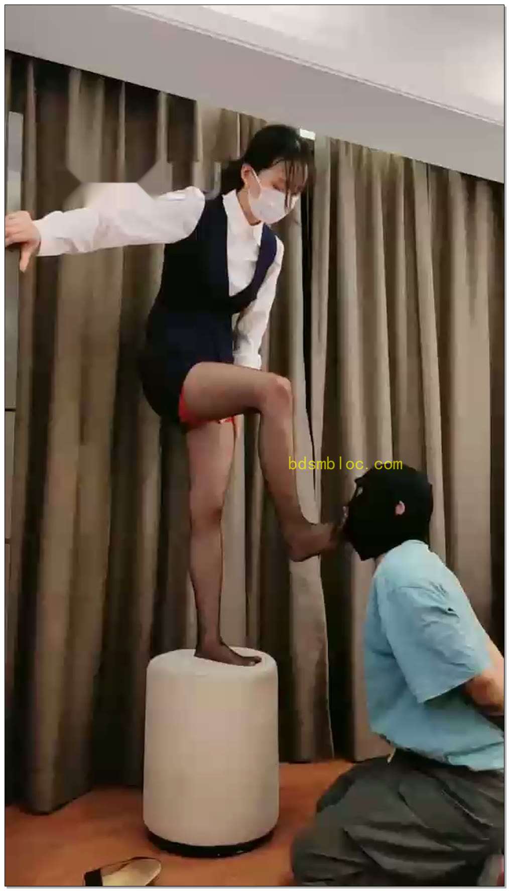 【暴力美学s】叼鞋,脚撕苟嘴,跪求脚耳光