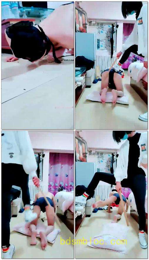 【蜘蛛女王】就问你抗揍不！帆布鞋重踩踢踹耳光，钻胯，口水