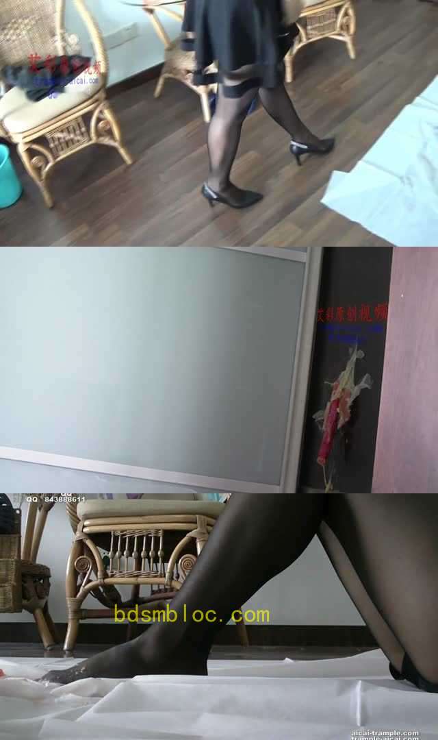 【丽足娇娃】女主模拟男根粉碎第二部。