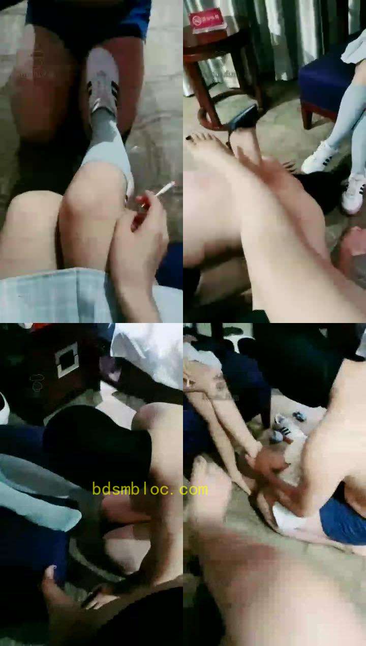 【豆雅双女王】双主调教 舔脚清理鞋底耳光圣水  官方已删