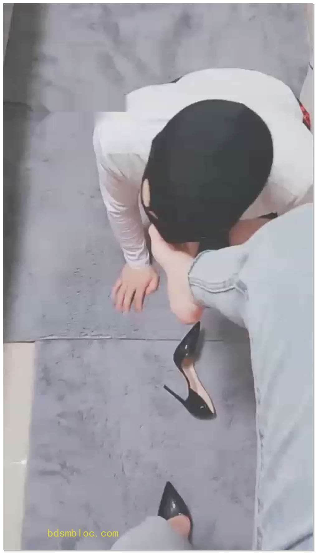 【灵竹】足部护理，清理高跟鞋