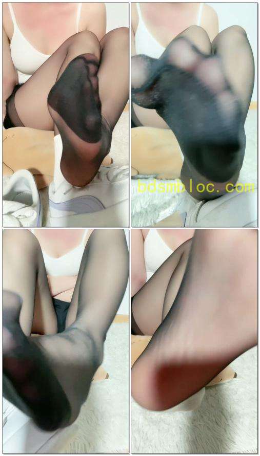 【桃老师S】第一视角红绿灯黑斯白袜剧情