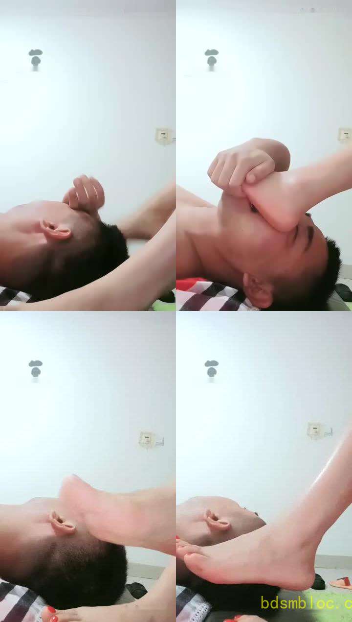【艾丽莎女神】羞辱场，舔脚虐乳
