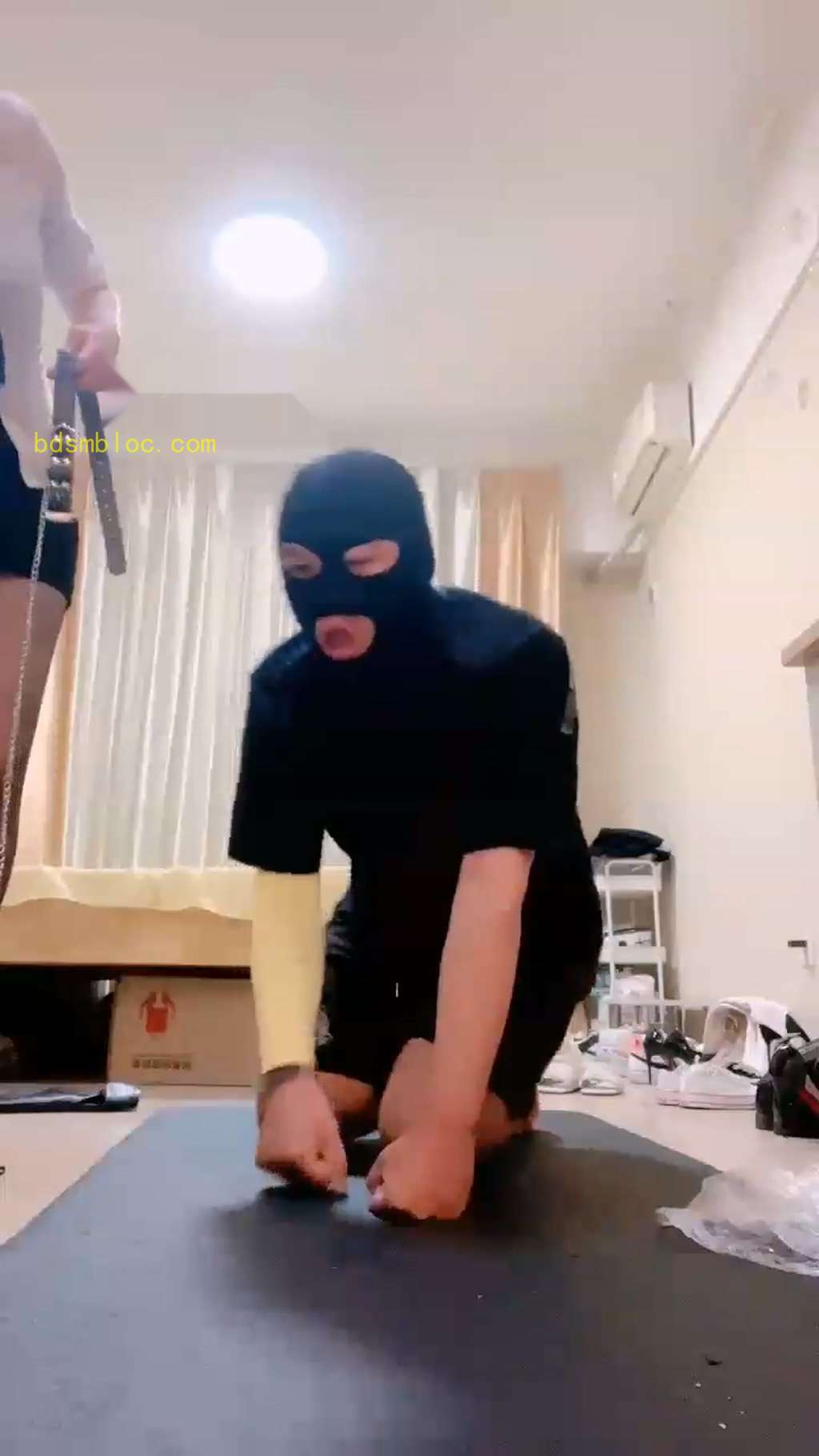 【小妮】剧情上司沦为脚下狗
