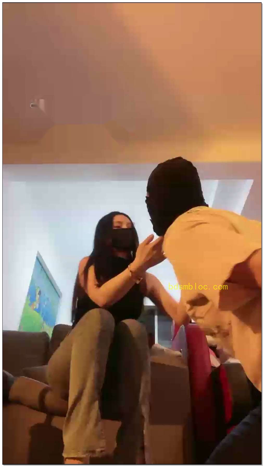 【苏州十三姨S】快递员被玩成旺旺无敌耳光
