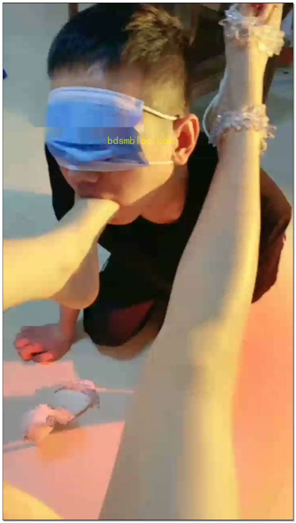 【樱花大人s】舔脚深喉口水