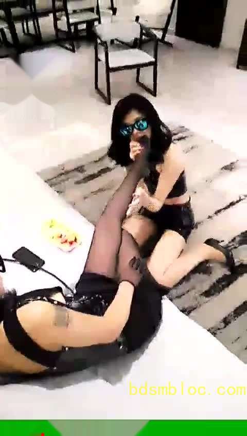 【上校女王和女m】上校女王玩弄女私奴