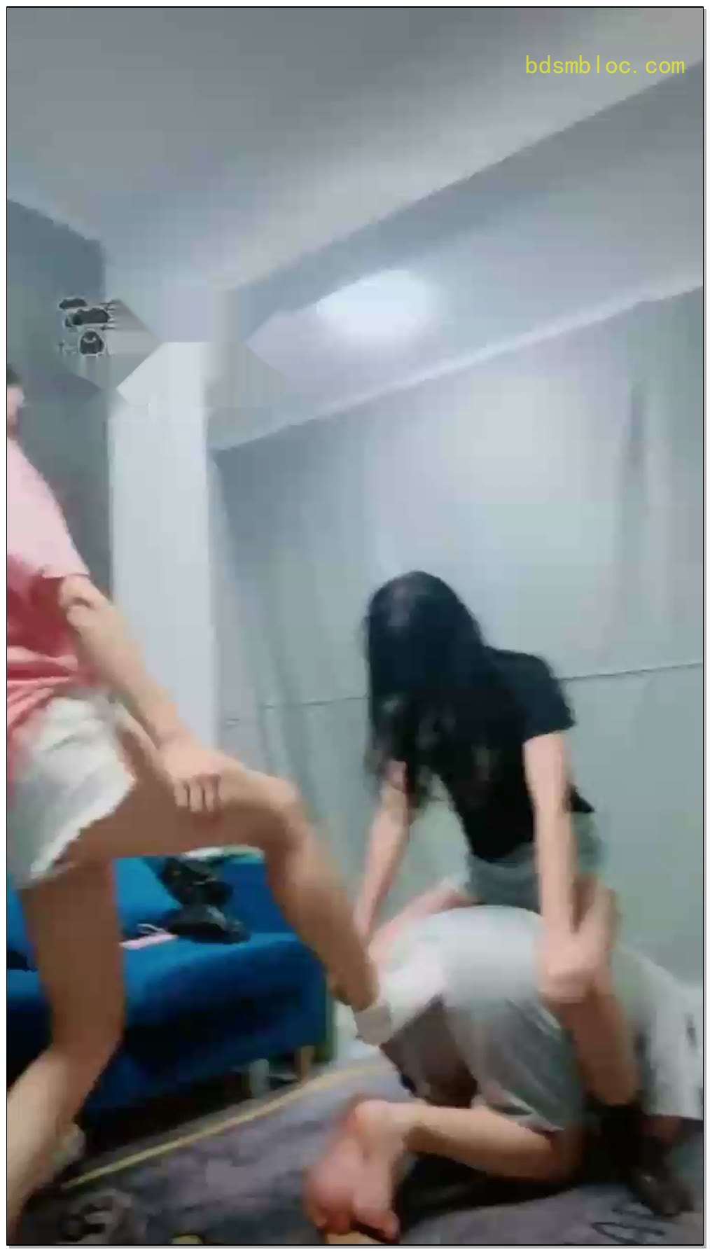 【婷婷S】携手素人闺蜜调教学生粉