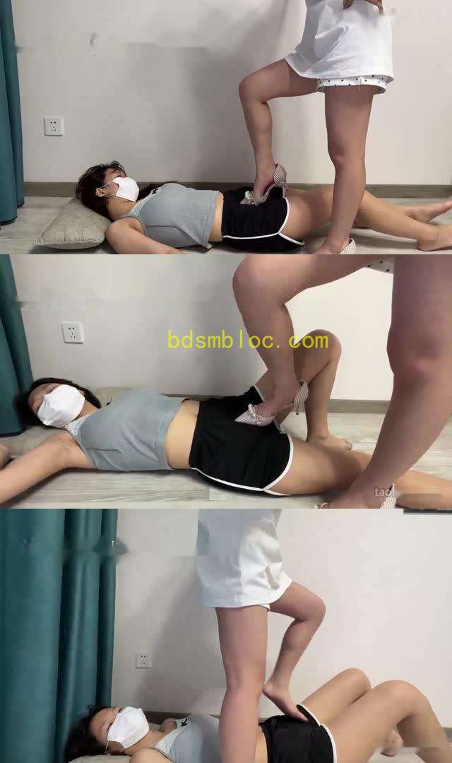 【墨狸女m】被主人高跟鞋裸足狂踩下体