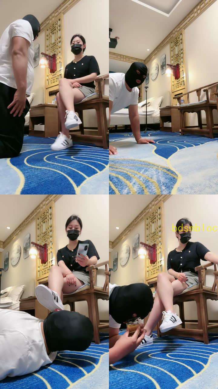 【花兮玥】转胯/耳光/舔贝壳头/踩踏/圣水嘴洗白袜