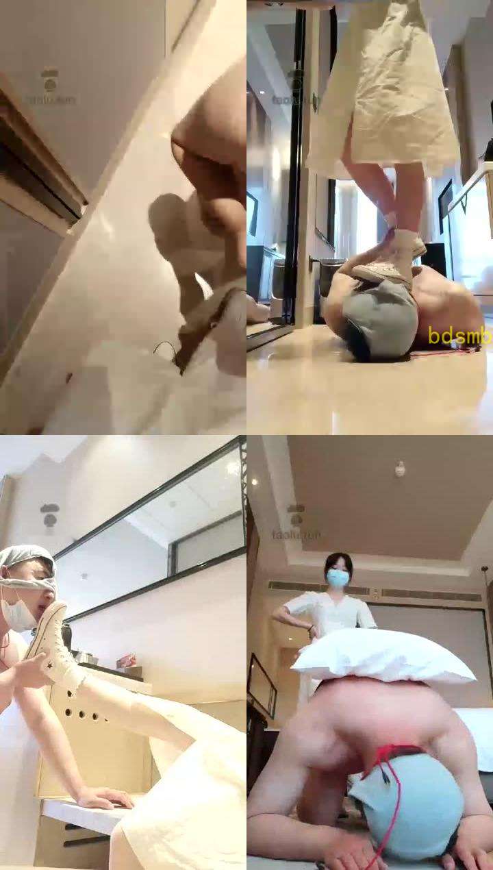 【哈宝】漂亮女孩脚下的狗