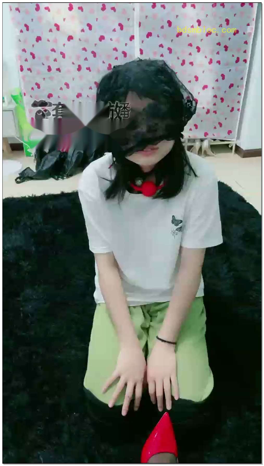 【柒月S】上课了，调教女奴舔脚舔鞋