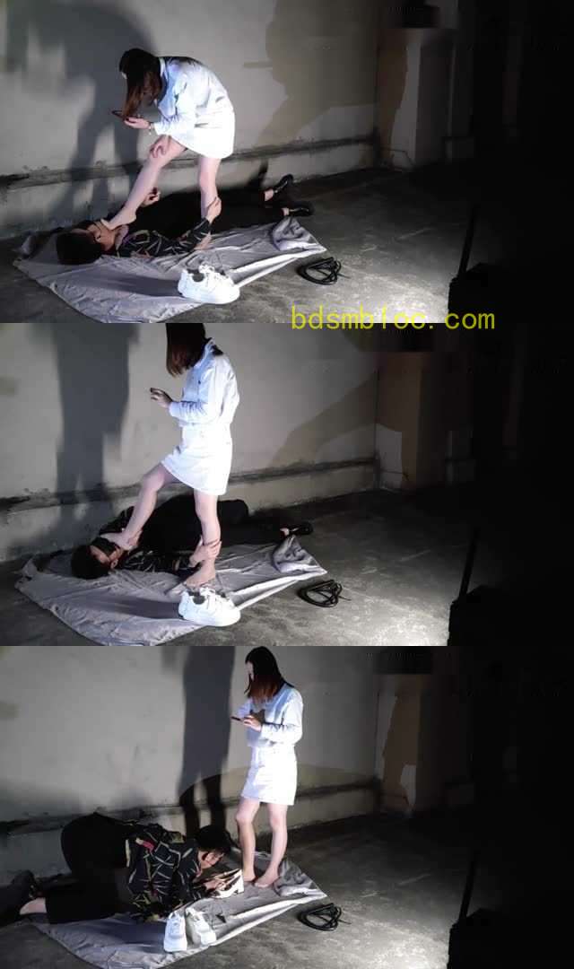 【黑丝诱惑】【沐沐】沐沐夜晚室外调教狗奴坐脸窒息舔原味脏鞋底