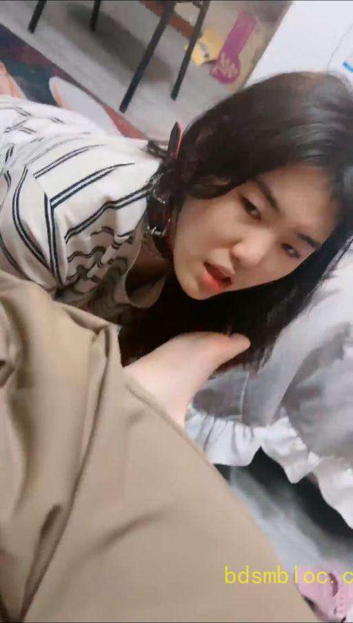 【橘子没熟】双女主强制你老婆当厕奴