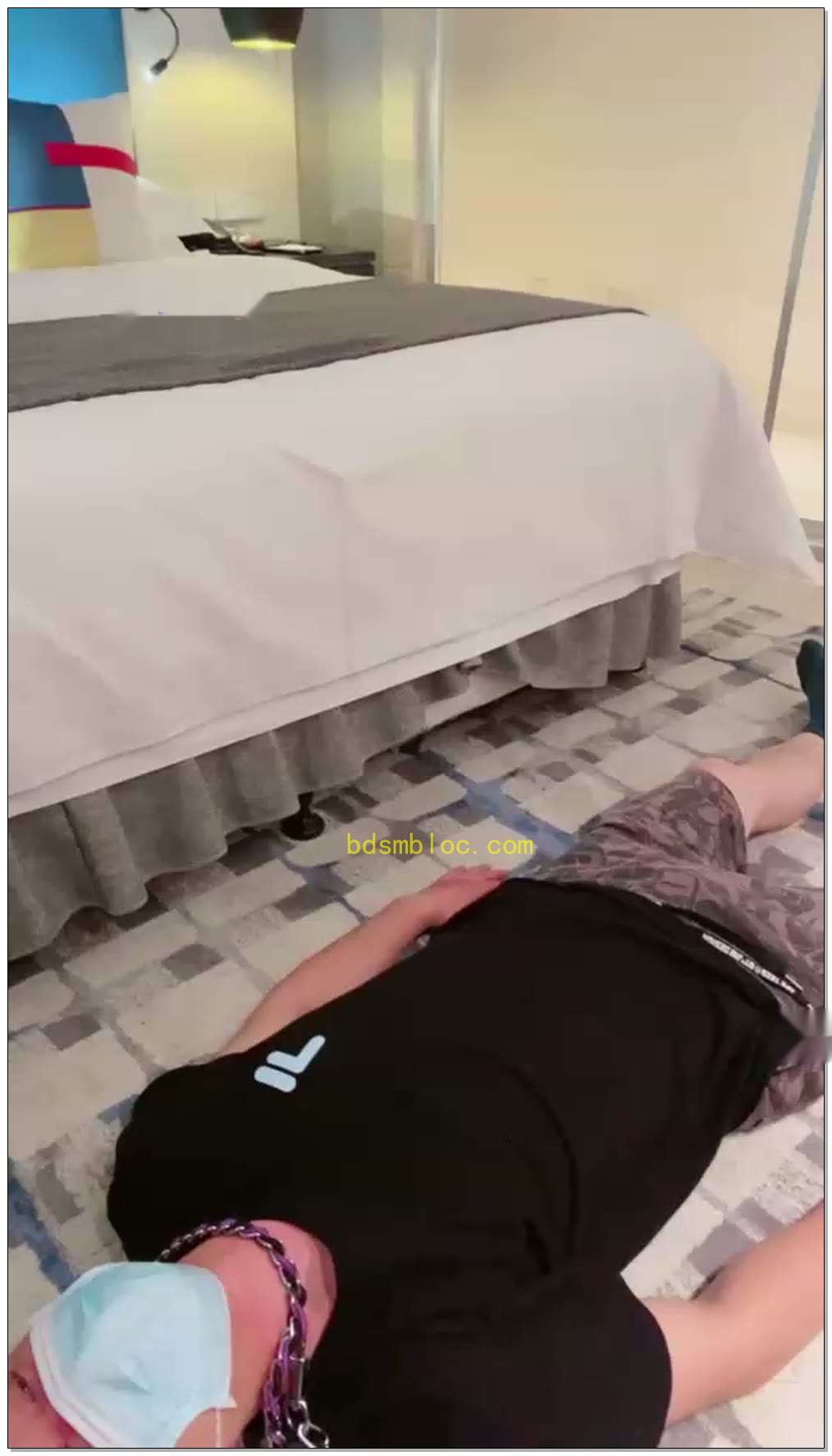 【玖玖呀】鞭打耳光踩踏喂食