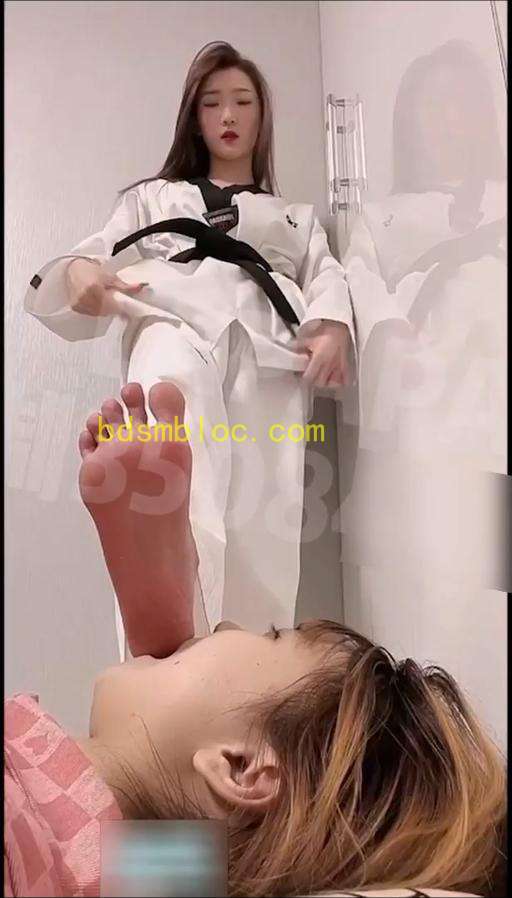 【初柒和LAPAPA女M】剧情学生jk母畜被不良少女当做沙袋踩脸