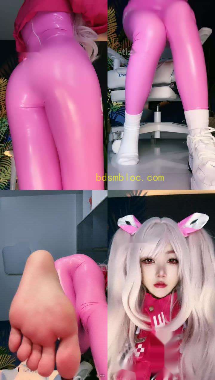 【Vinni维妮】露脸灯/皮装白袜m2k巨人