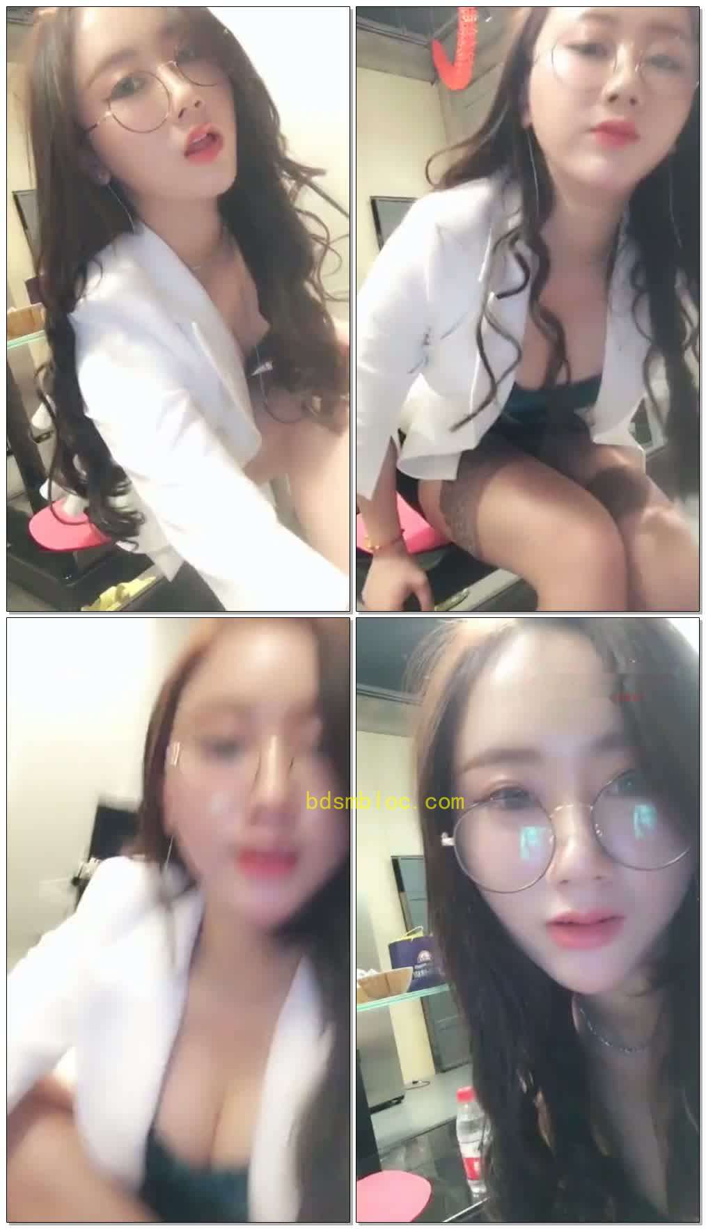 【然然女神】直播秀，吃脚丫，舔丝足