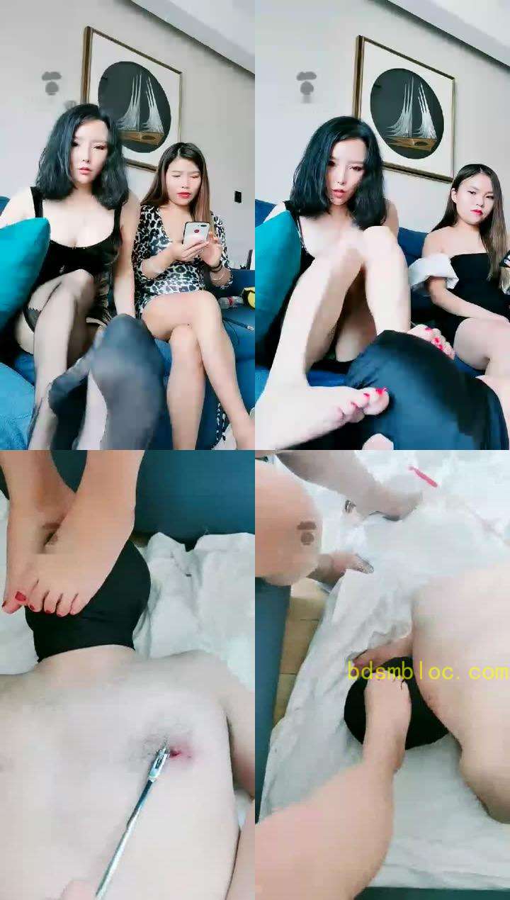 【刘小欠】恋足狂舔黑丝足底  狗吃主人烟灰烟头  耳光