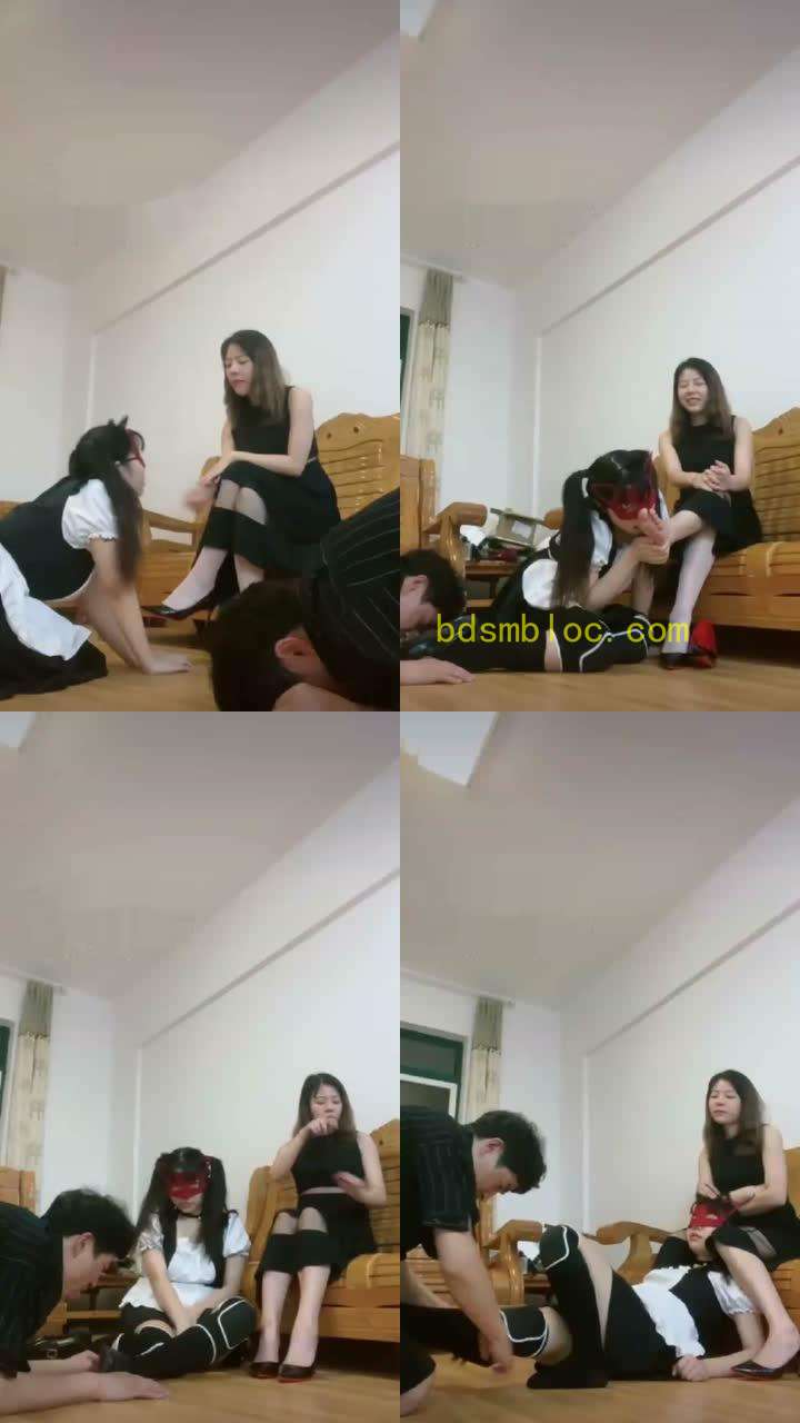 【小猫咪S】开发闺蜜调教慕下慕，给女奴舔脚