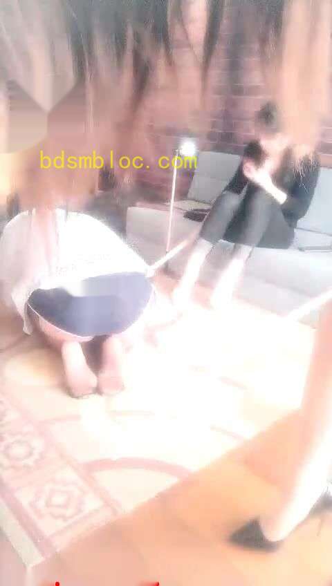 【冷色】双女王调女m舔脚