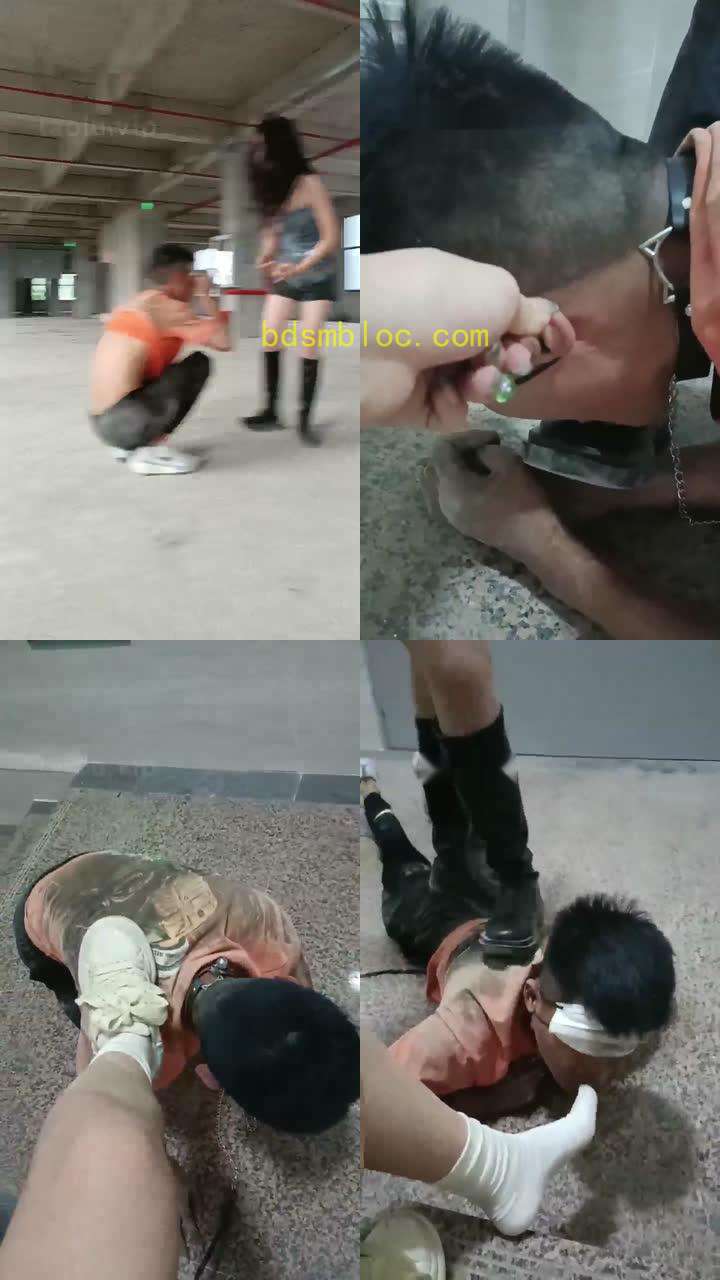 【爱可呀】双女主教室里玩一个贱货