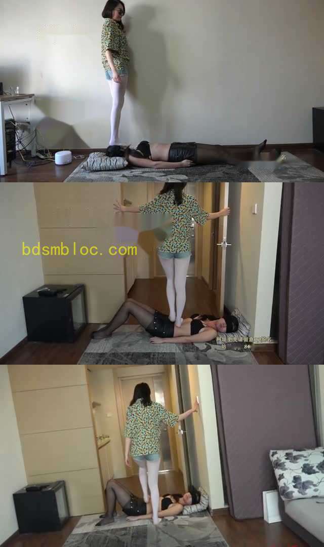 【小妮女主】无情践踏女M，纯虐，胸踩憋，脸变形