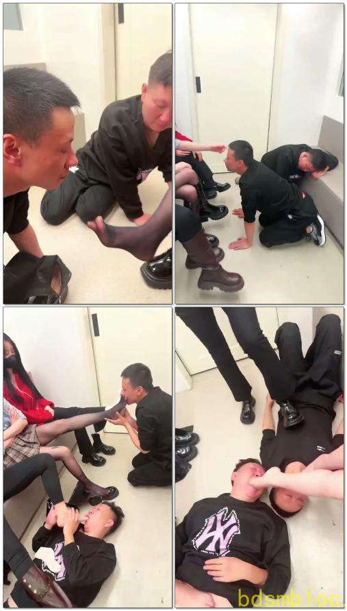 【重庆伊晨s】暴虐地铁猥琐男下带素人小姐姐玩两贱狗