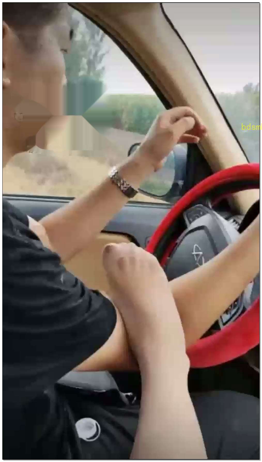 【辣椒多的辣妹S】户外圣水尿撤离吸，丝袜泡水