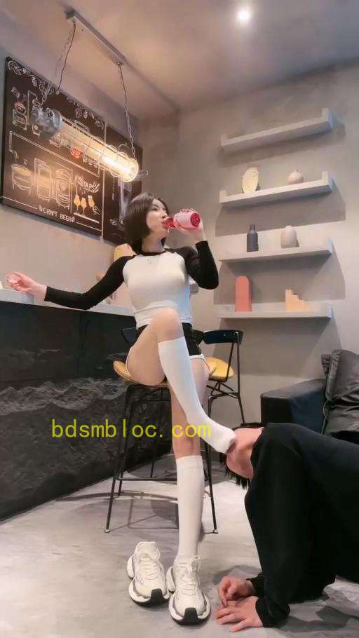 【简一】剧情人格的沦陷学长变成学妹的奴隶