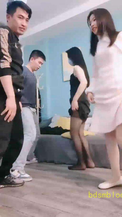 【重庆男神】180的空姐带新人来玩调教