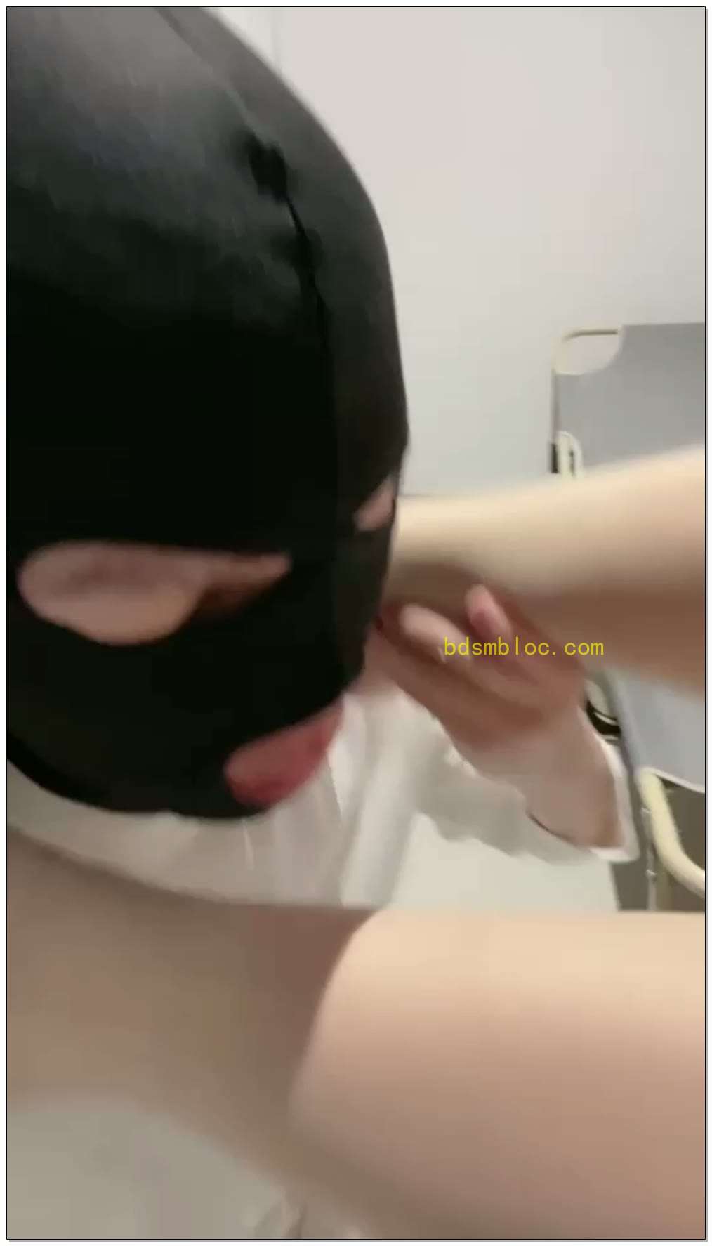 【狗哥】素人，被40码肉丝大臭脚支配