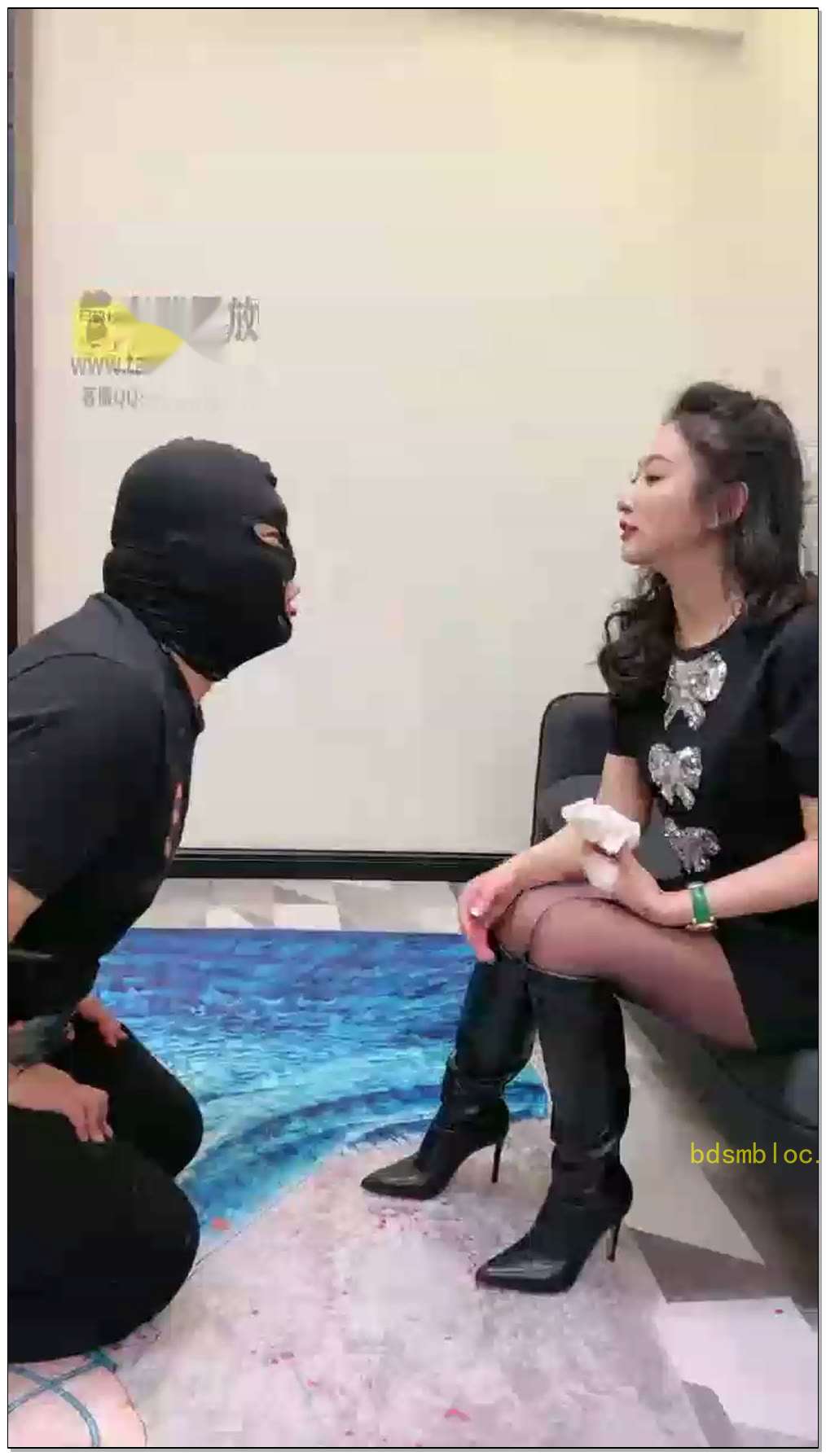 【鑫儿教头】蜡烛封狗嘴滴蜡+高跟踩哭+烟灰口水浓痰