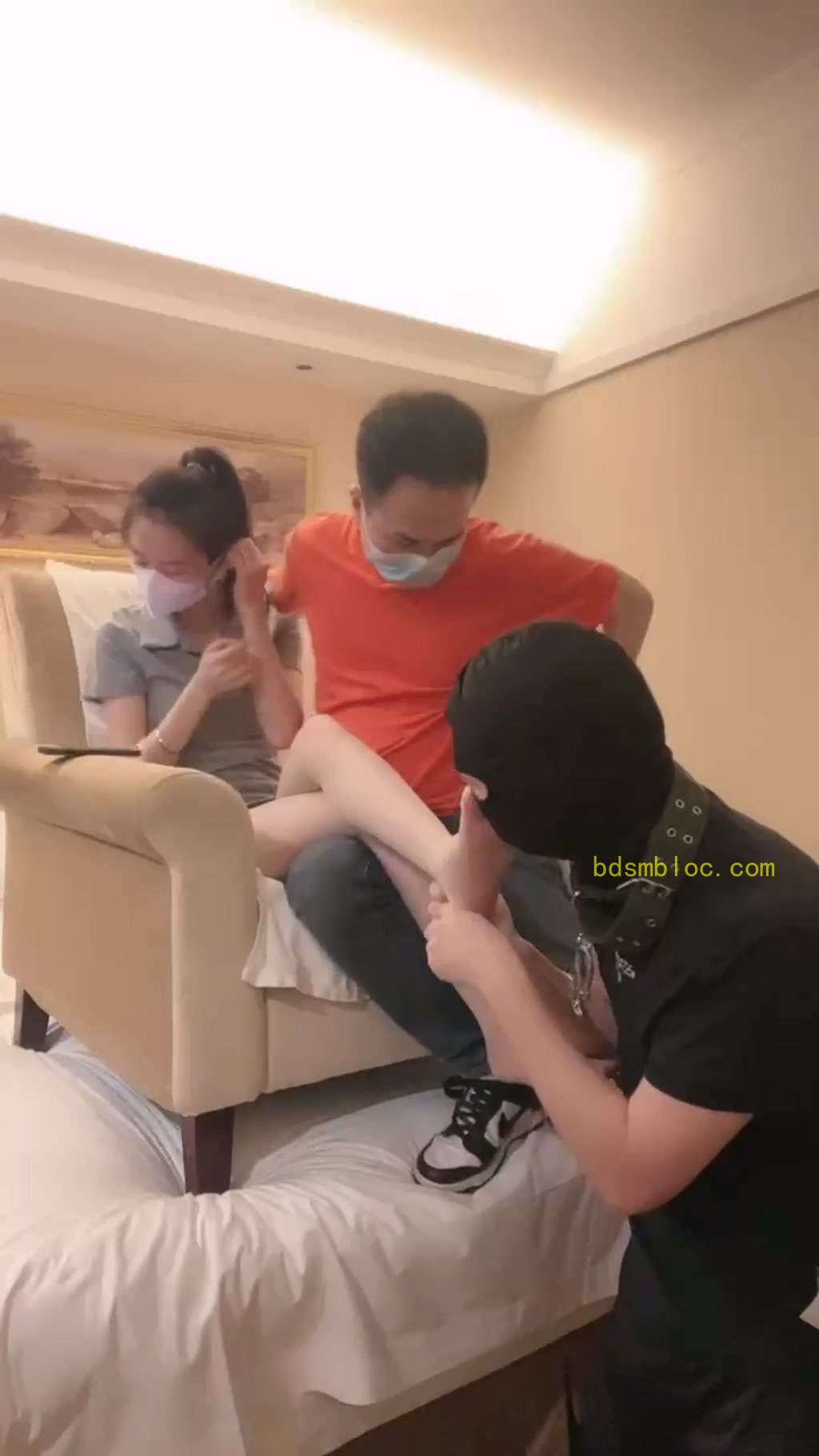 【万一】贱货被调教哭了