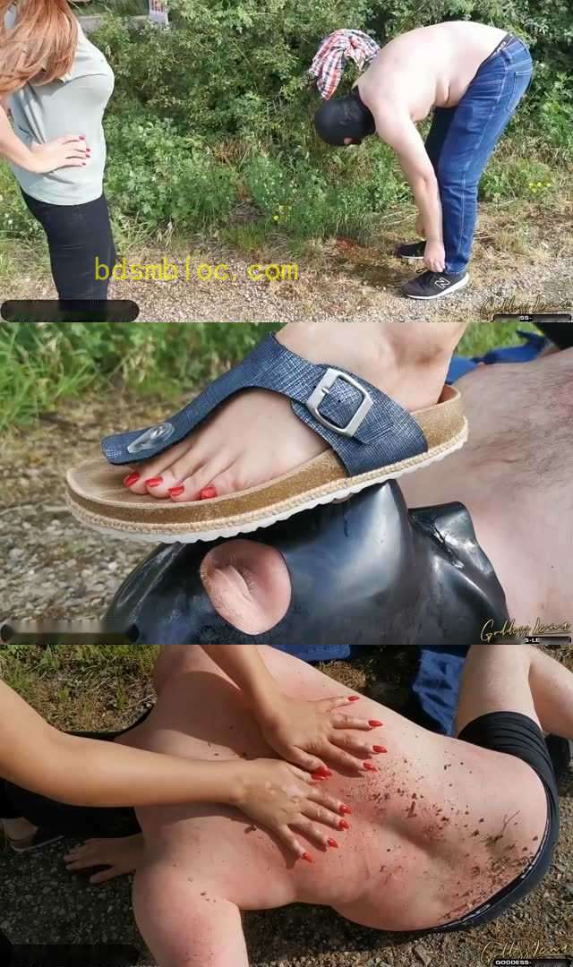 【欧美女王】狗奴赶紧趴地上舔干净凉拖和汗脚！